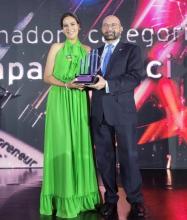 Regina Espinoza Athié ganadora del premio “EY Entrepreneur of the Year Impacto Social” Regina Espinoza Athié ganadora del premio “EY Entrepreneur of the Year Impacto Social”